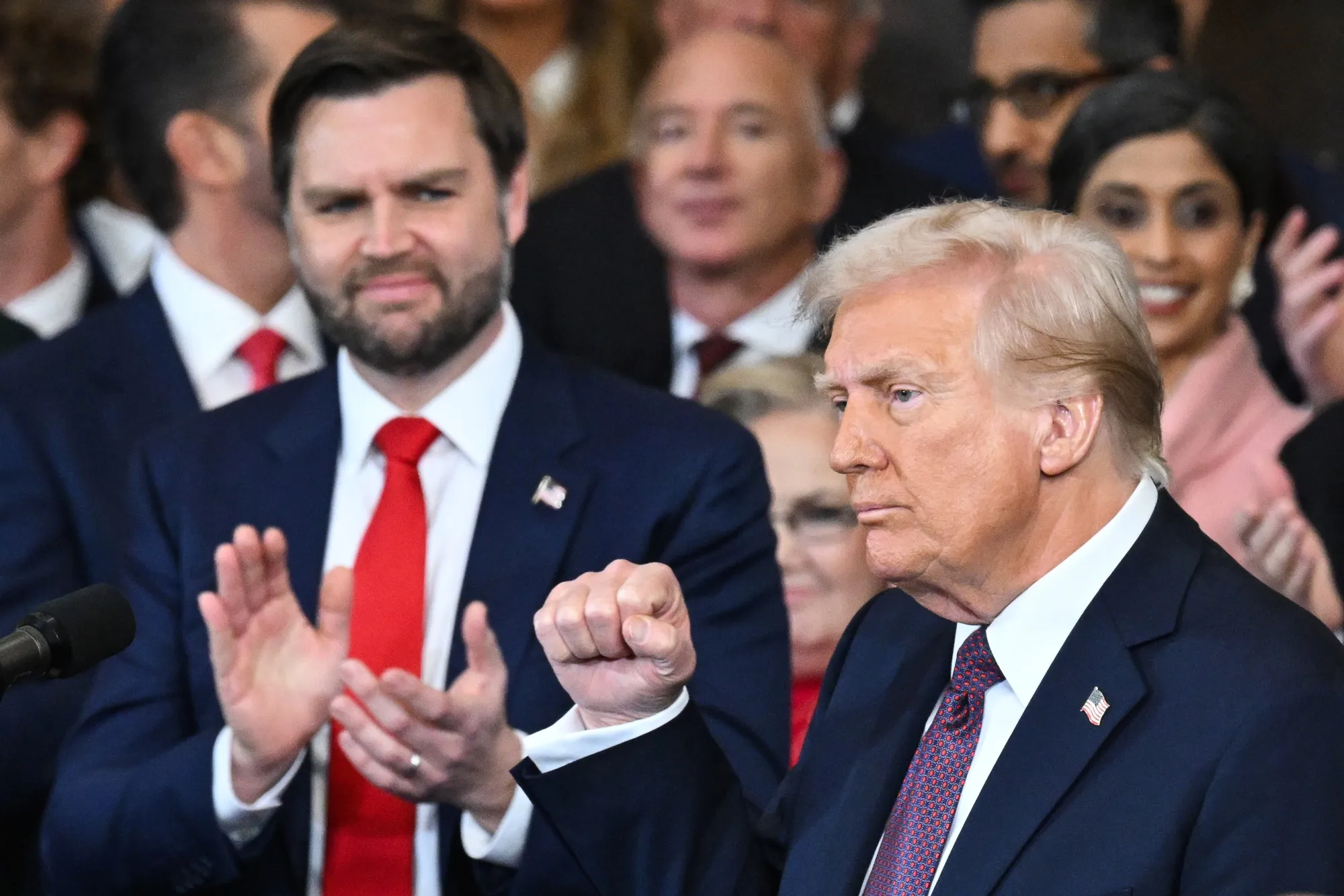 Donald Trump promete una “edad de oro” para EE.UU. - Bloomberg