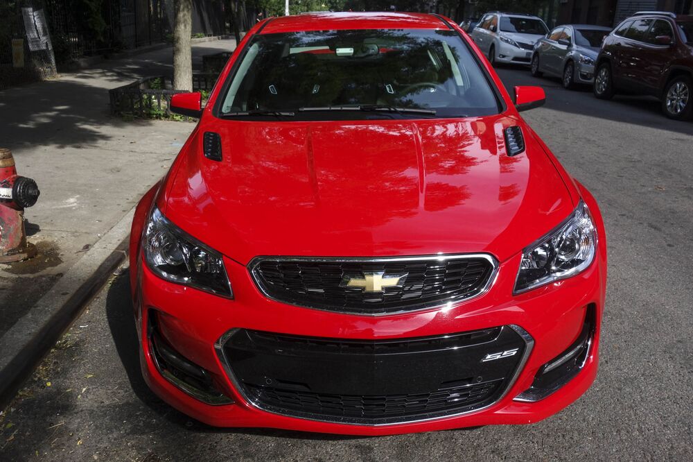 16 Chevy Ss Review Can It Really Compete With The Bmw 5 Series Bloomberg