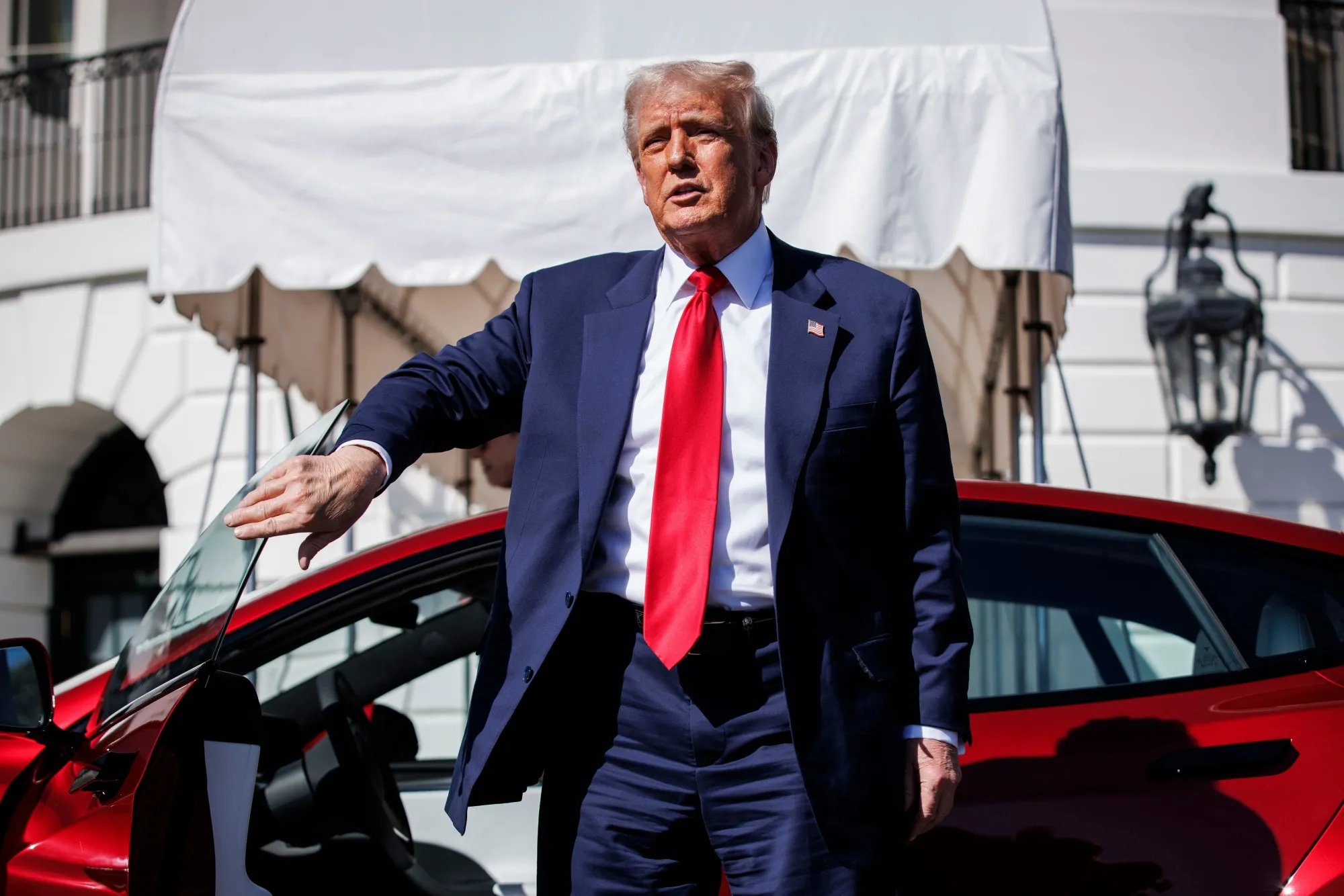 همدستی چین و آمریکا برای قتل پورشه Trump's Electric Vehicle Tax Credit Kill-Off Will Lower Sales - Bloomberg