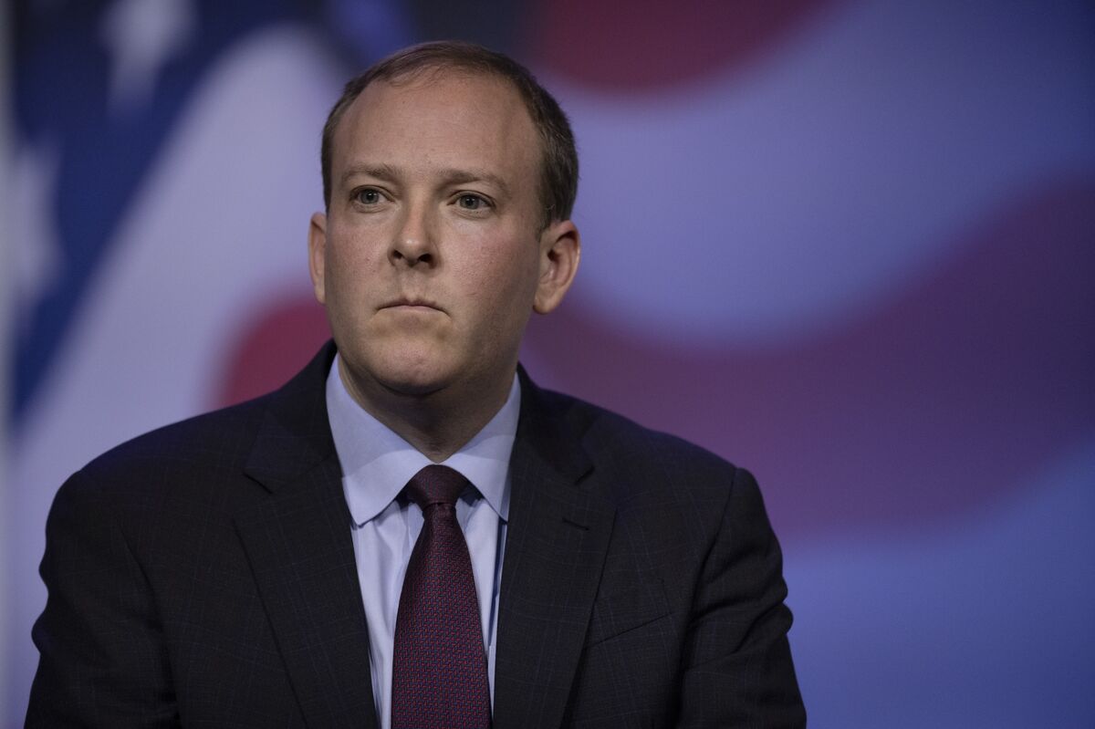 NY Rep. Lee Zeldin Says 2 People Shot in Front of His Home - Bloomberg