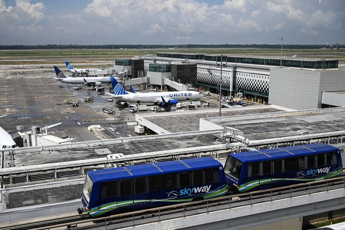 ⚫️ BLOOMBERG: United Airlines si prepara a lanciare obbligazioni municipali da 522 milioni di dollari in junk bond