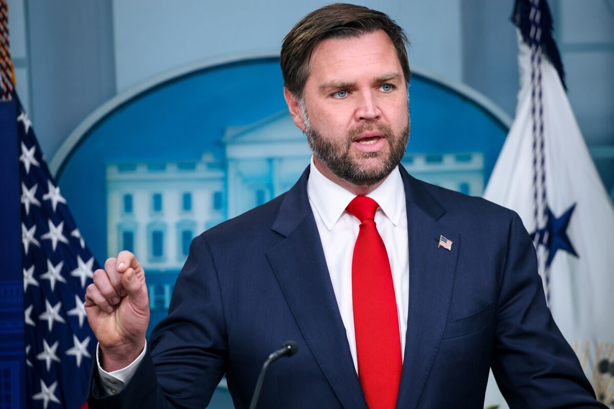 ⚫️ BLOOMBERG: "JD Vance esorta Pechino a scegliere il cammino della ragione nel conflitto commerciale con gli Stati Uniti"