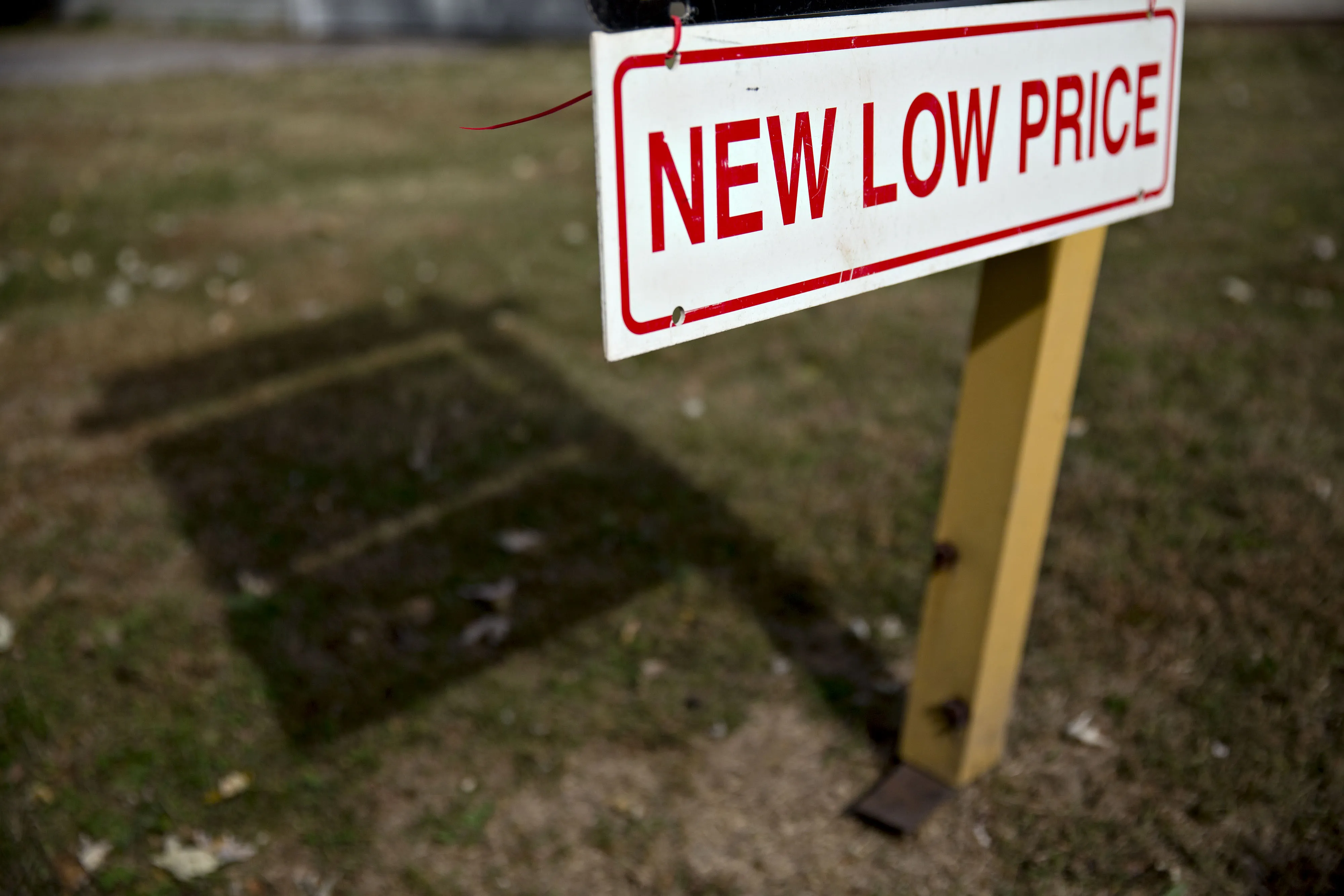 Existing U.S. Home Sales Rise to Second-Highest Since 2007