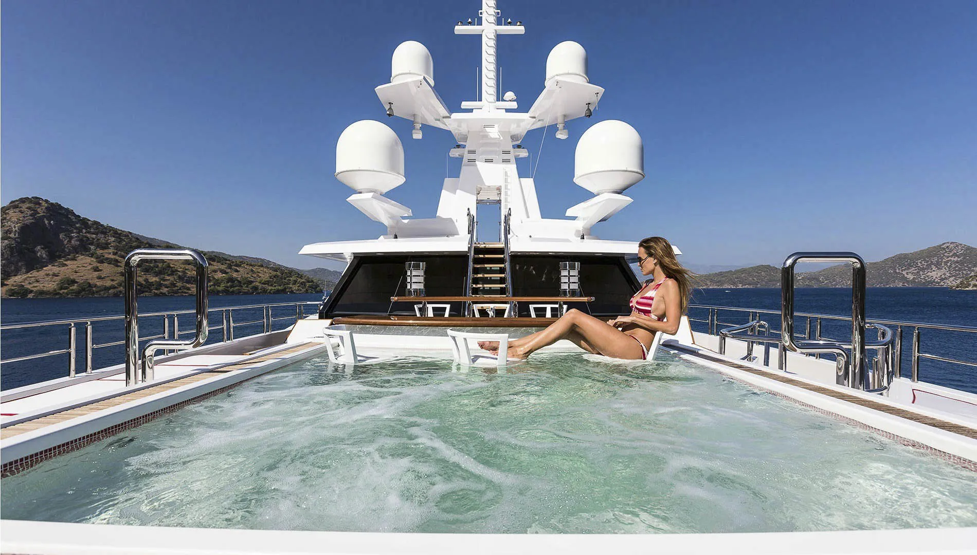 1486603920_2017-miami-yacht-show-lede_1