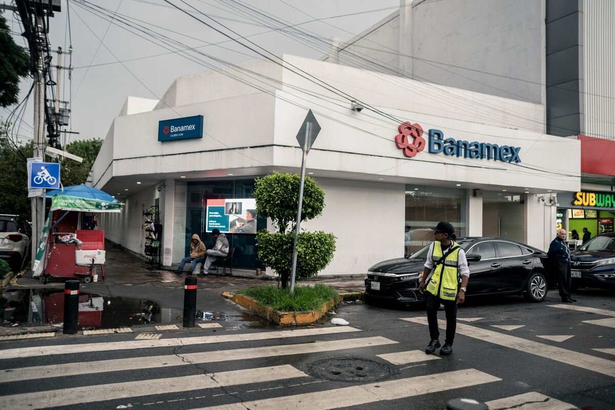 Grupo Mexico Rules Out Higher Bid for Citi’s Banamex, Weighs IPO