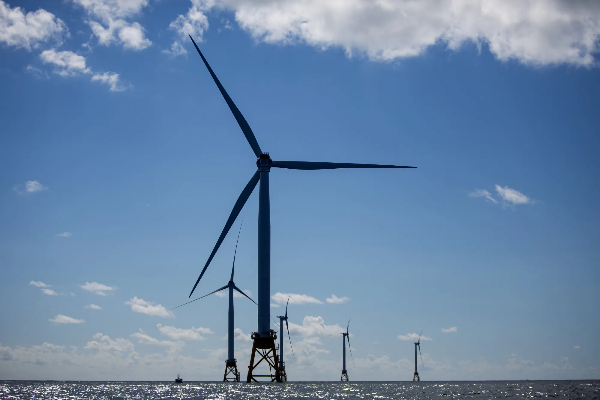 Renewable power developers added a record 96.3 gigawatts of wind turbines in 2020.