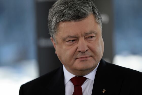 Ukraine's Poroshenko Accepts Lawmaker Opposition to Graft Bill