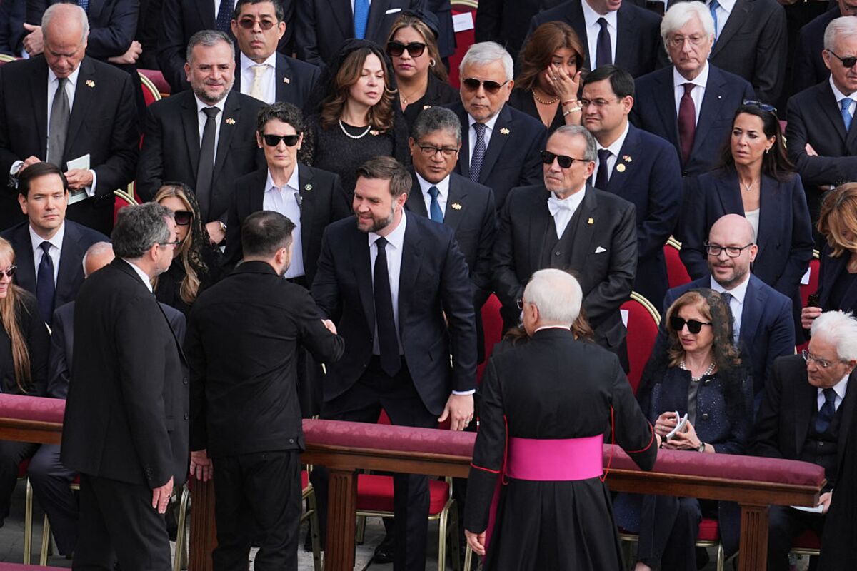 🟪"Riconciliazione al Vaticano: Vance e Zelenskiy si incontrano dopo il confronto alla Casa Bianca"