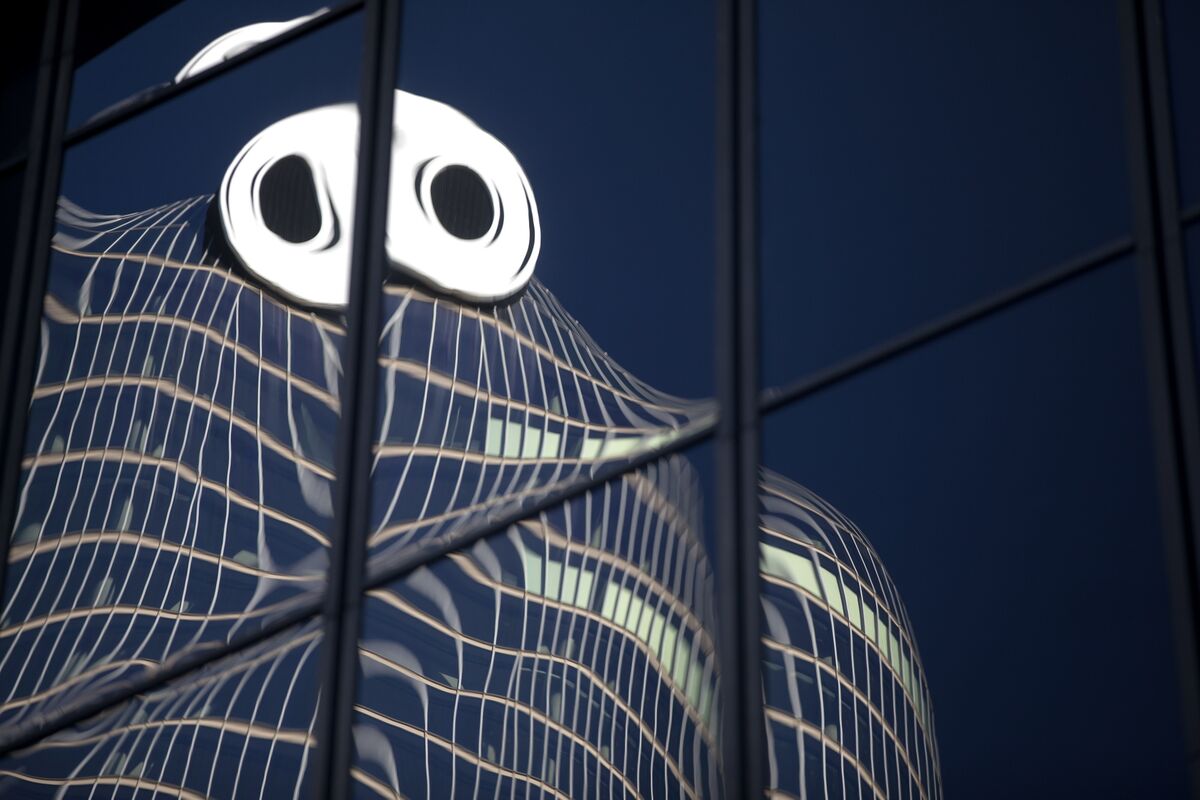 
                            Macquarie’s ‘Millionaires Factory’ Shows Signs of Strain: Australia Podcast