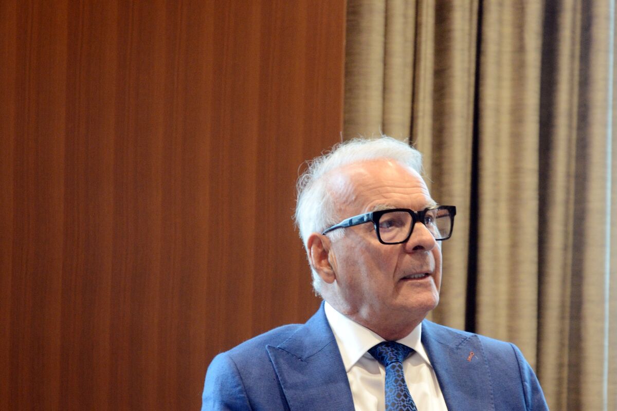 Couche-Tard Rules Out Hostile Takeover of Seven & i