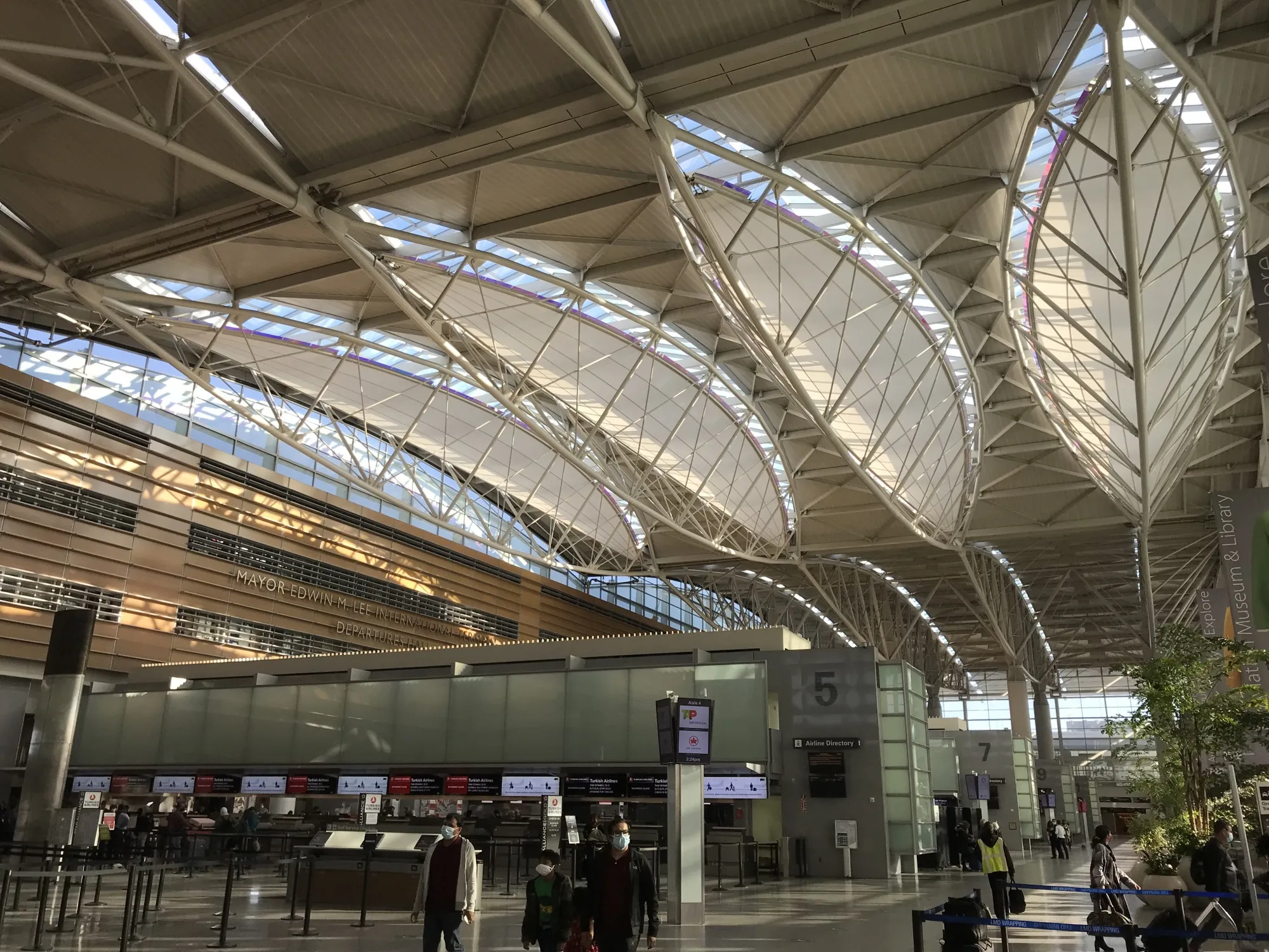 The History of SFO Reflects Racial Tension in California Bay Area -  Bloomberg, image size:2000x1500