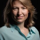 Headshot of Lady Suzanne Heywood
