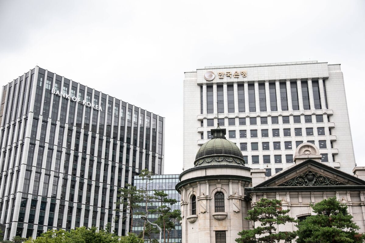 bloomberg.com - Jaehyun Eom - Bank of Korea Warns on Derivatives Tied to Korean Chipmakers