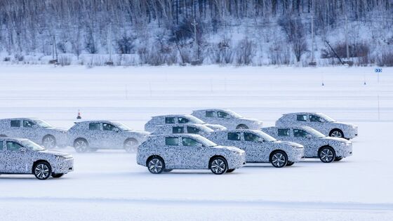 Evergrande’s EV Auto Unit Surges to Record After Car-Test Video