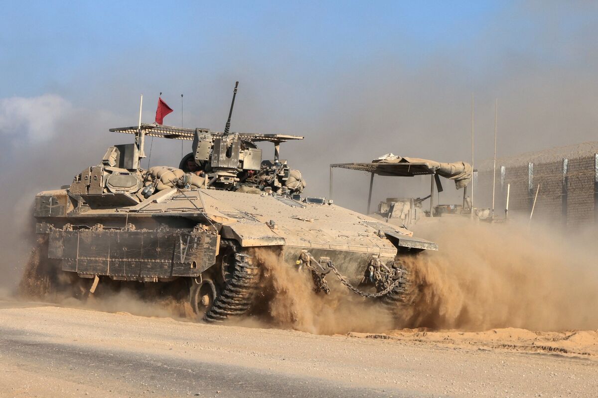 Israeli Stocks Decline as Gaza Escalation Spooks Investors