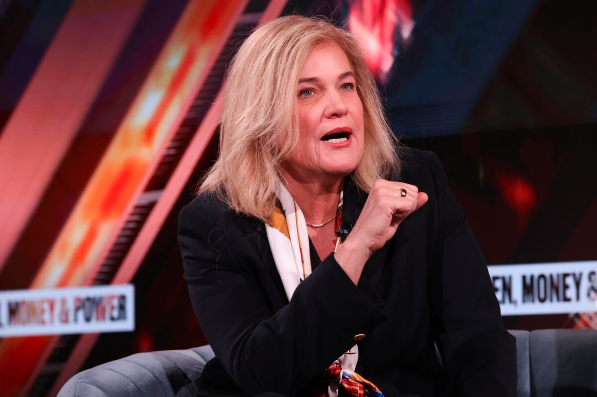 Franklin CEO Jenny Johnson Says She’s Not Planning to Step Down