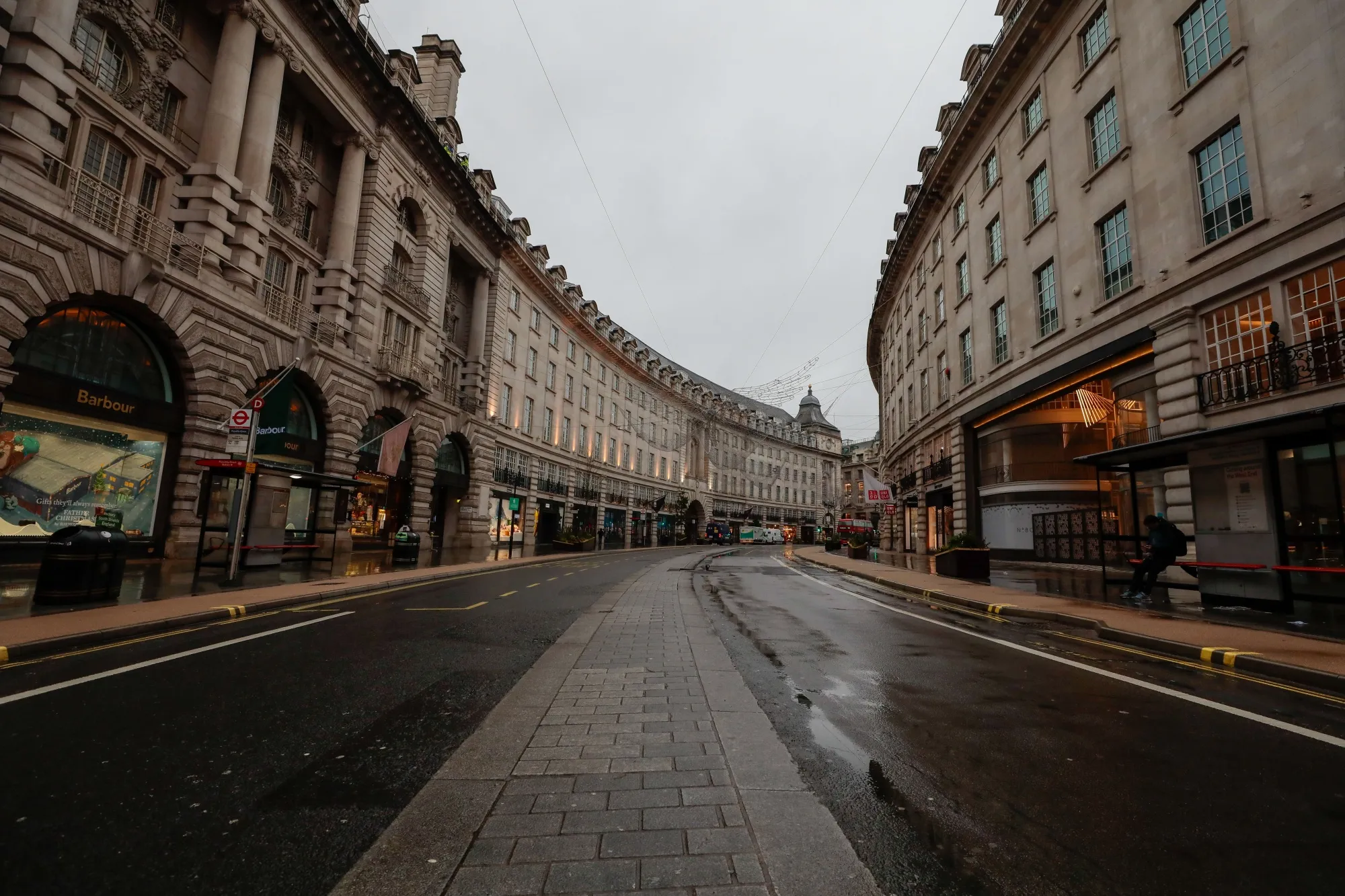Europe Moves to Isolate U.K. as Mutated Virus Ruins Christmas