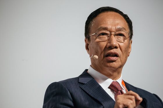 China-Friendly Billionaire Adds to Taiwan Leader's Election Woes