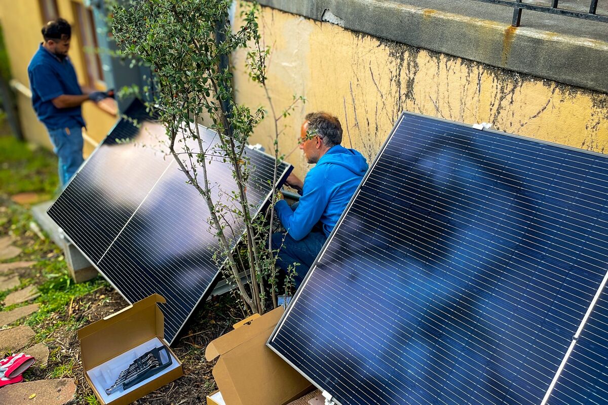 bloomberg.com - Todd Woody - To Lower Electricity Costs, Consumers Quietly Install DIY Solar