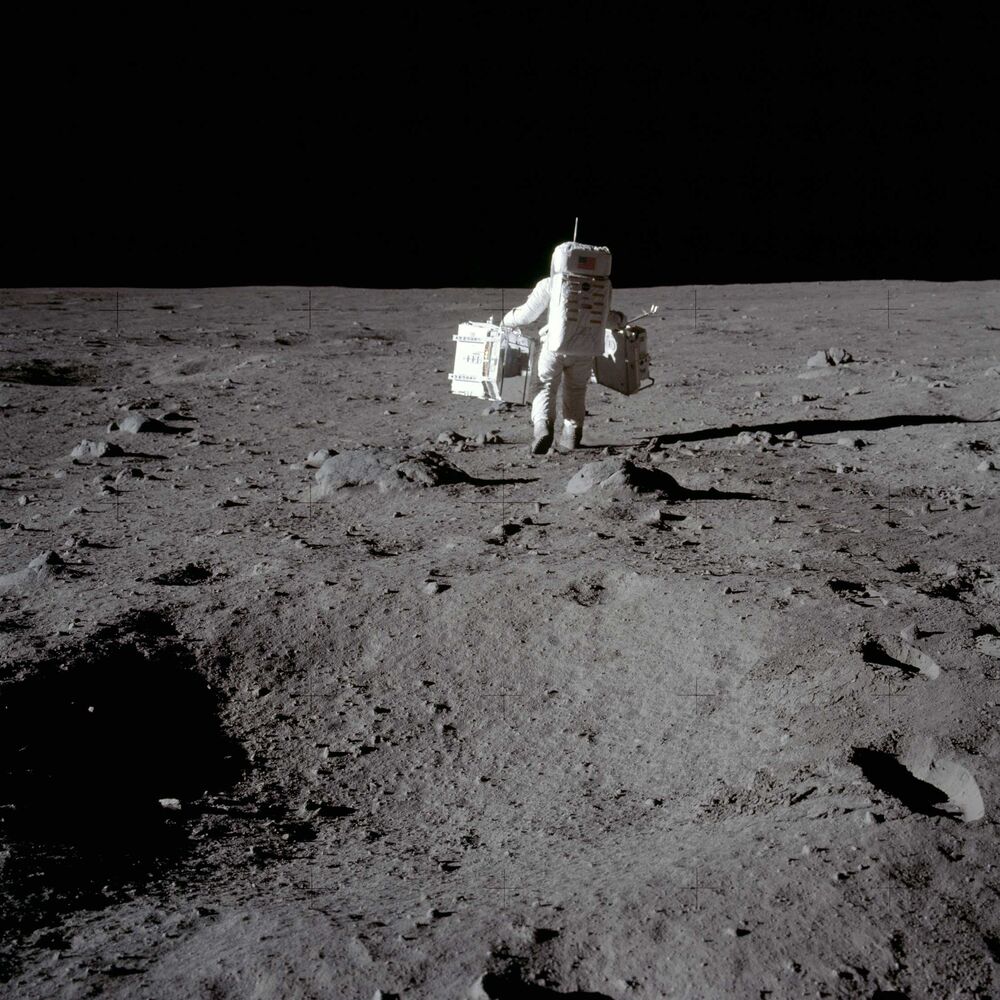 Five Management Lessons From The Apollo Moon Landing Bloomberg