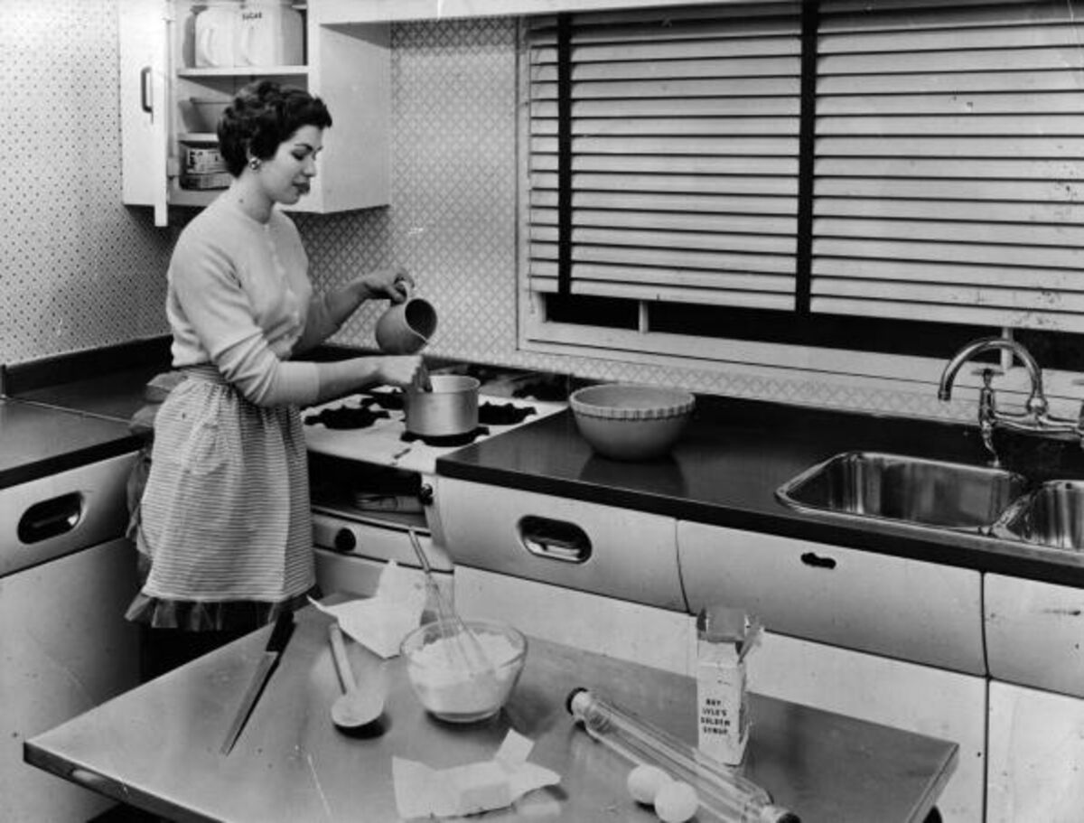 Kitchen Design Isn't Sexist. It Liberated Women. - Bloomberg