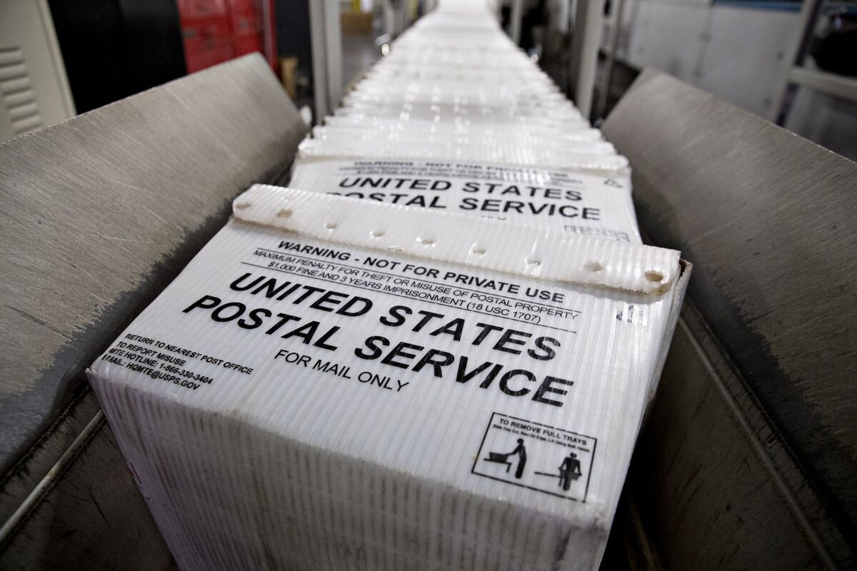 Trump Plans Merger of USPS with Commerce Department