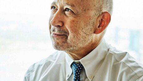 Lloyd Blankfein tweets photographic proof that he once had hair