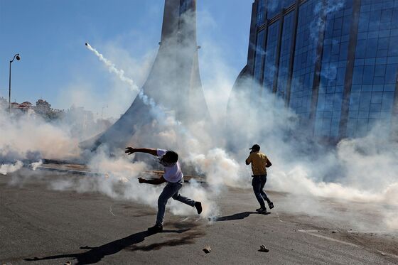 Israel Trades Fire With Gaza as Clashes Spread to West Bank