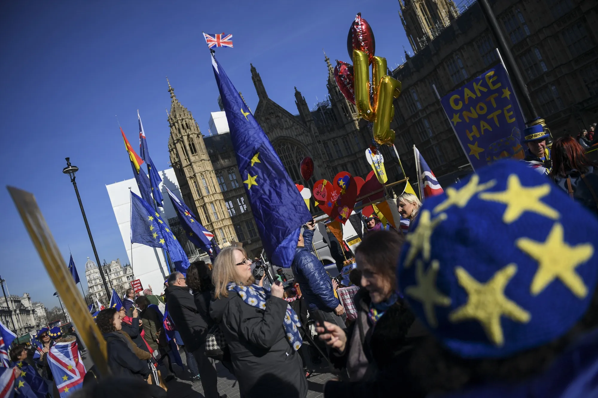 May Faces Brexit Revolt From Euroskeptic Conservatives