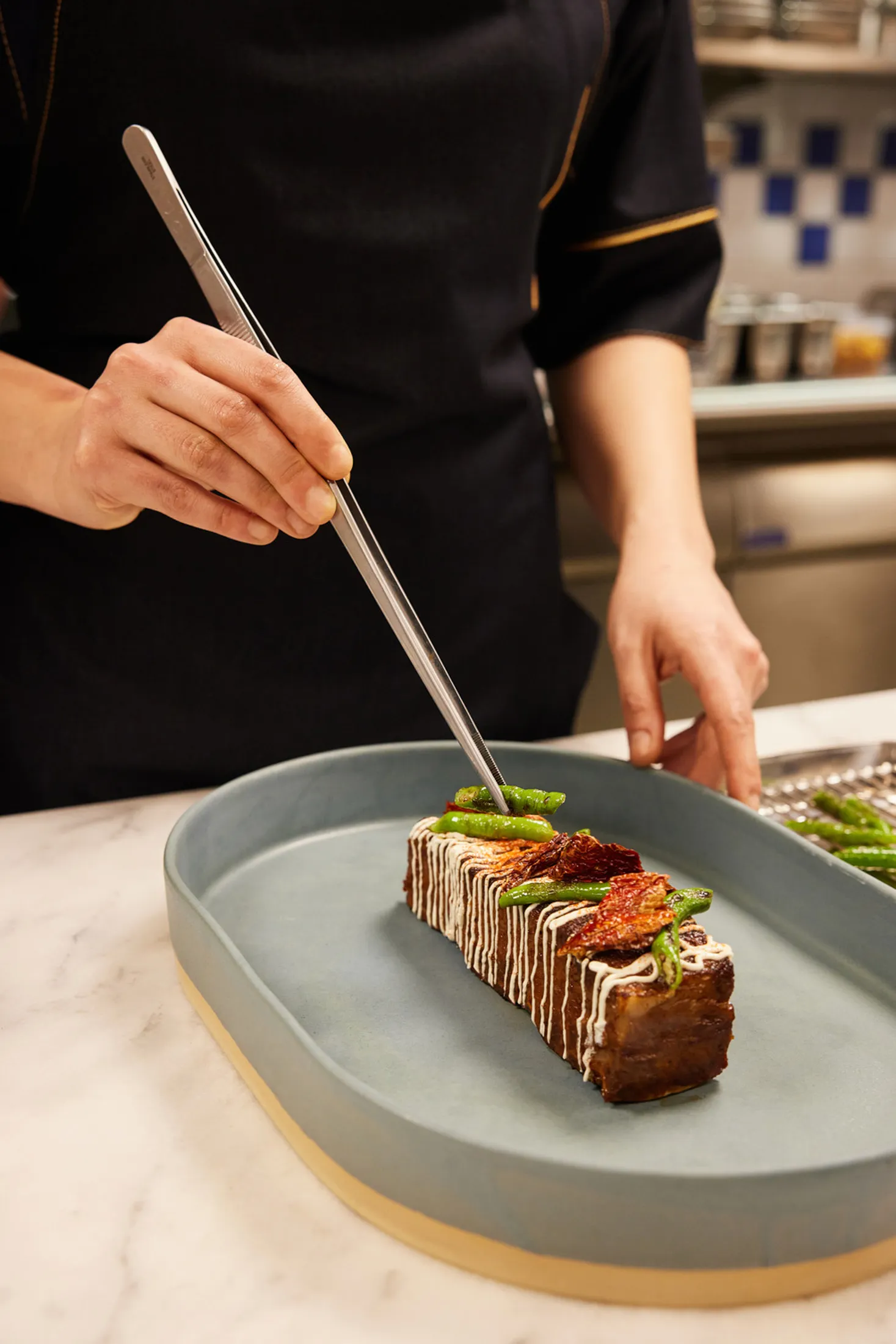 Wood-fired short rib, slow-cooked for 12 hours and&nbsp;served with crispy pepper and smoked yogurt, at Gallada in Istanbul.