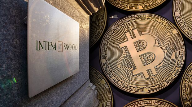 Italy's Largest Bank Intesa Makes First Spot Bitcoin Purchase - Bloomberg