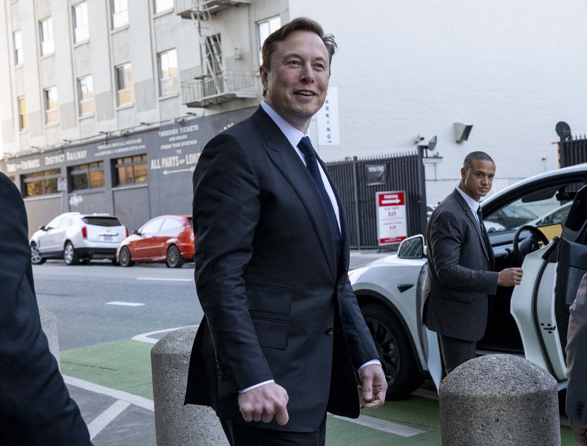bloomberg.com - Lydia Beyoud - Elon Musk Faces SEC Probe for Role in Tesla Self-Driving Claims