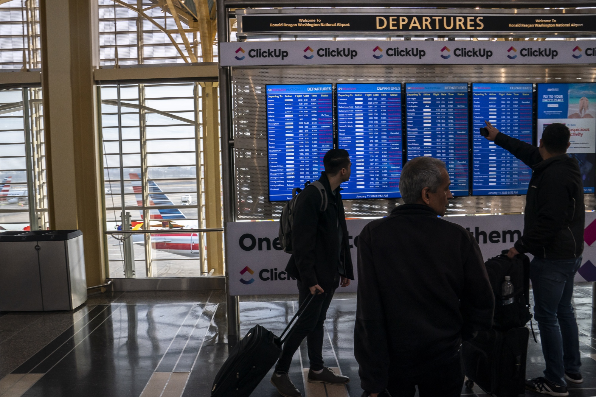 Lawmakers Demand Answers For Flight Halt In Letter To Buttigieg - Bloomberg