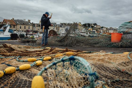 Brexit Deal Put at Risk by Fears of French Fishermen