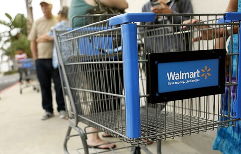 Wal-Mart Targets Web Sales With Lockers, Mobile App Technology