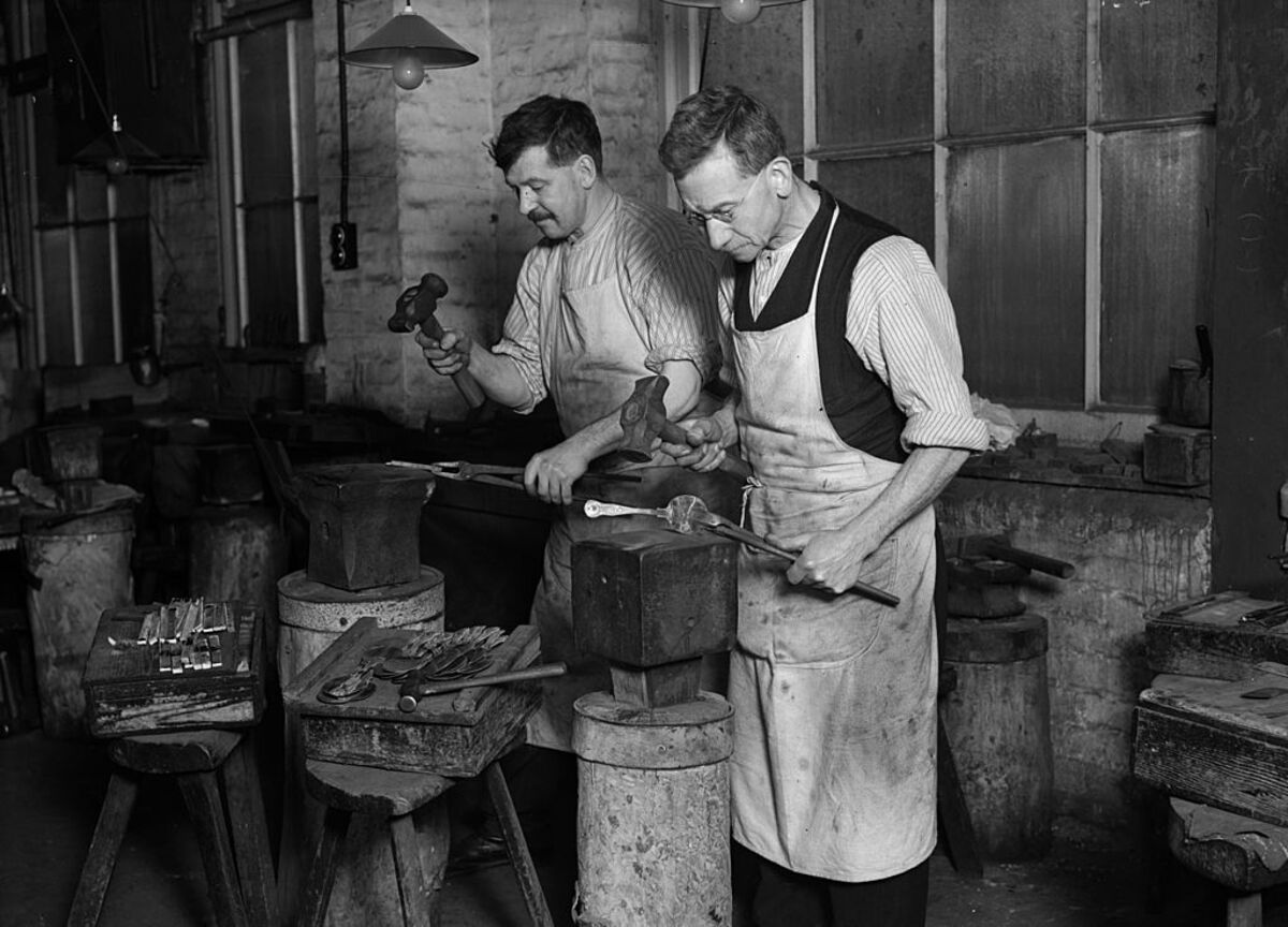 Some Blue-Collar Workers Probably Shouldn't Do Pink Jobs ... - Bloomberg