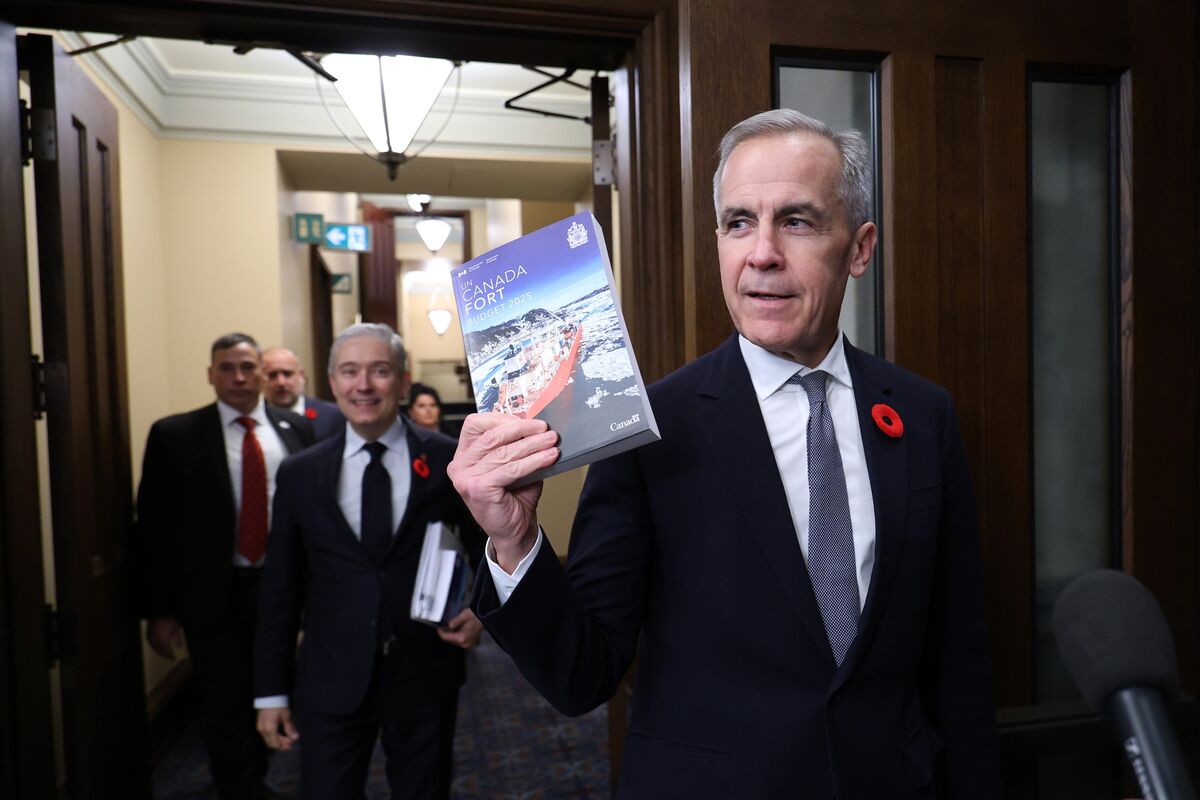 bloomberg.com - Christine Dobby - From Sports Cars to Drone Makers: Canada Tries Industrial Policy Again