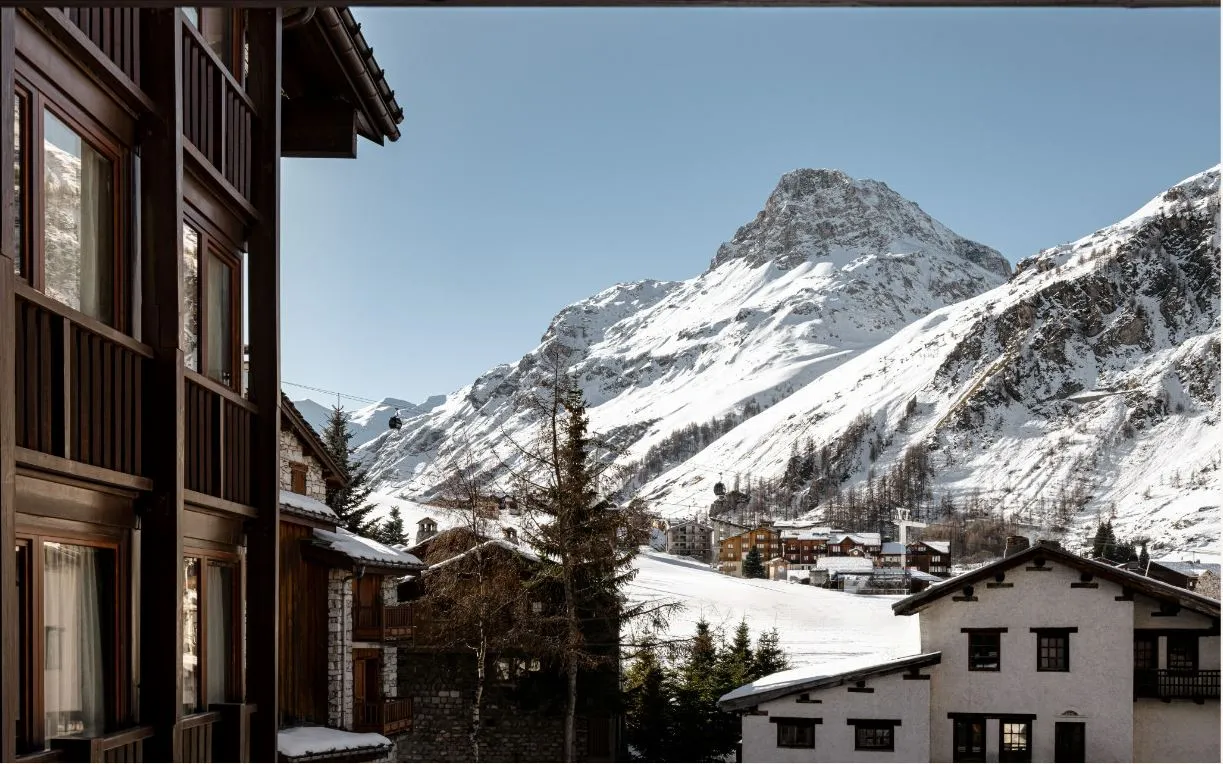 The exterior of the new Experimental Chalet Val d’Isère (left).