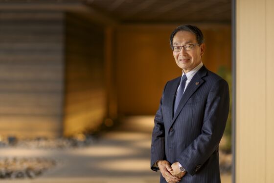 Panasonic CEO Leaves With Cash Lined Up for Car Batteries
