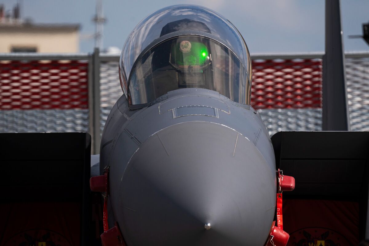 Trump to Hold News Conference on Monday After Airman Rescued