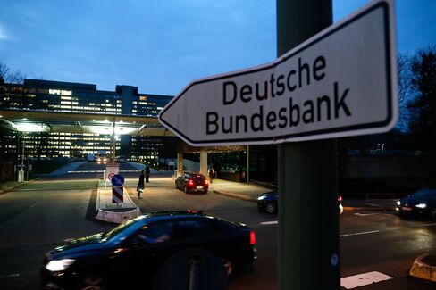 German Economy Contracted More Than Forecast in Fourth Quarter