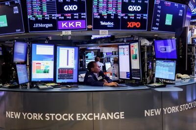 US Stocks Drift From Records As Trump Ramps Up Tariff Threats