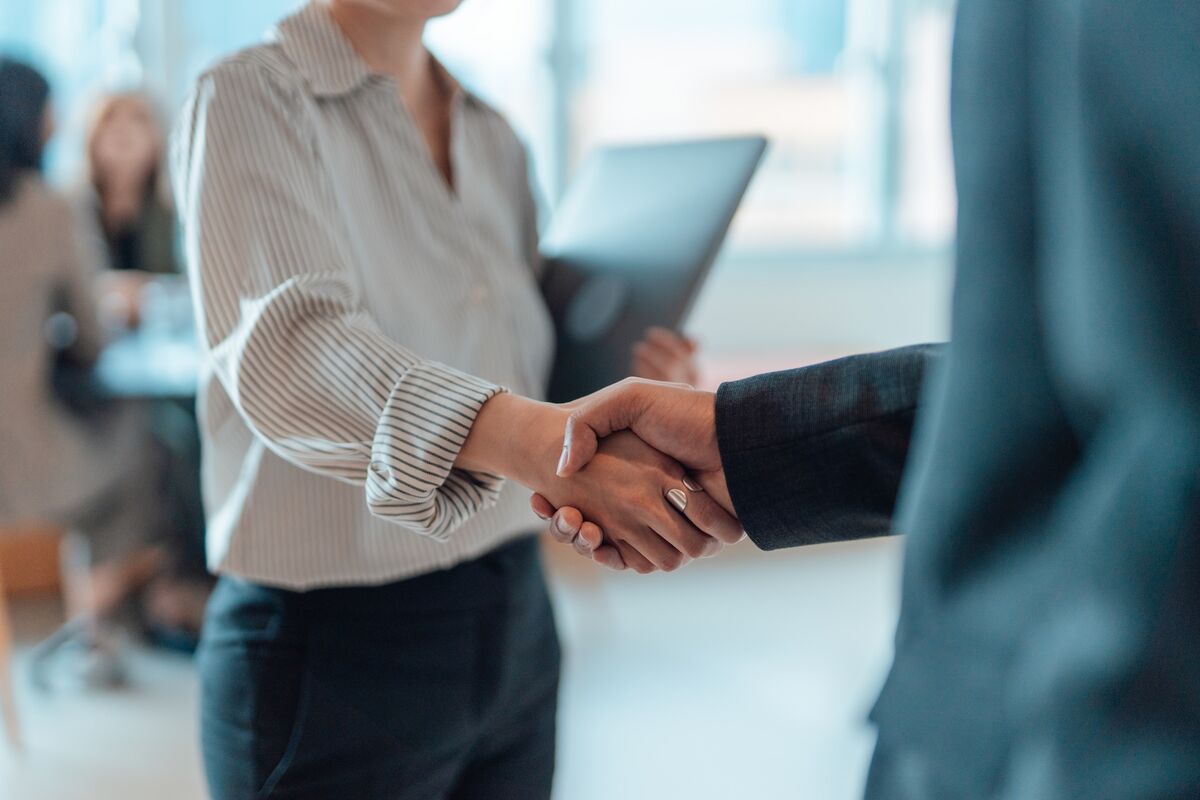 bloomberg.com - Sinead Cruise - Venture Investors Tap Nascent VC Secondaries Scene for Liquidity Fix