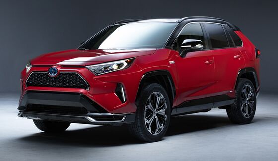 Toyota’s Charged-Up SUV Won’t Diffuse Tension: Auto Show Update