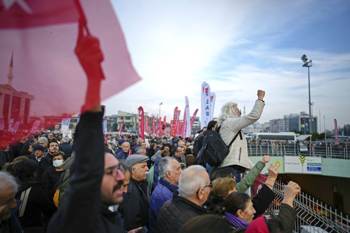 Arrests and Judicial Probes Spark Fear of a New Turkey Crackdown
