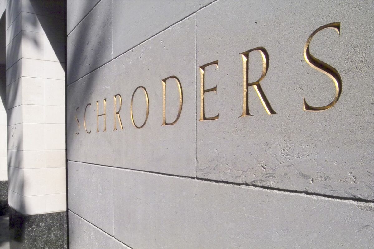 Schroders Restructures Executive Team Under New CEO