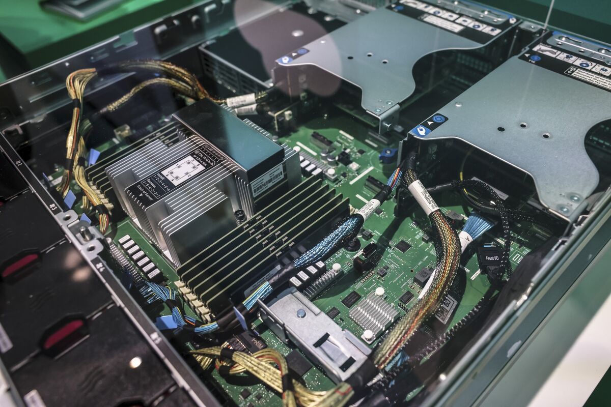 Nokia Streamlines to Focus on AI Infrastructure Boom