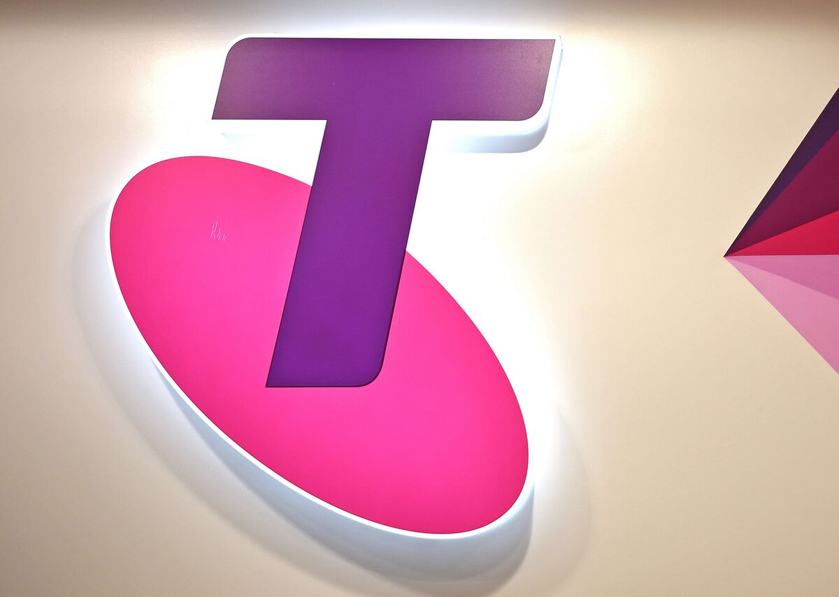 Telstra Shares Slump as TPG Telecom Plans Own Mobile Network - Bloomberg
