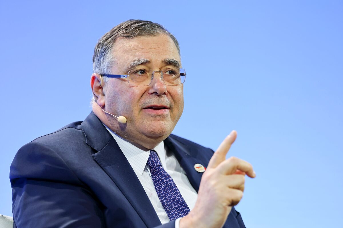 TotalEnergies CEO Signals Russia LNG Redirection If EU Ban Comes