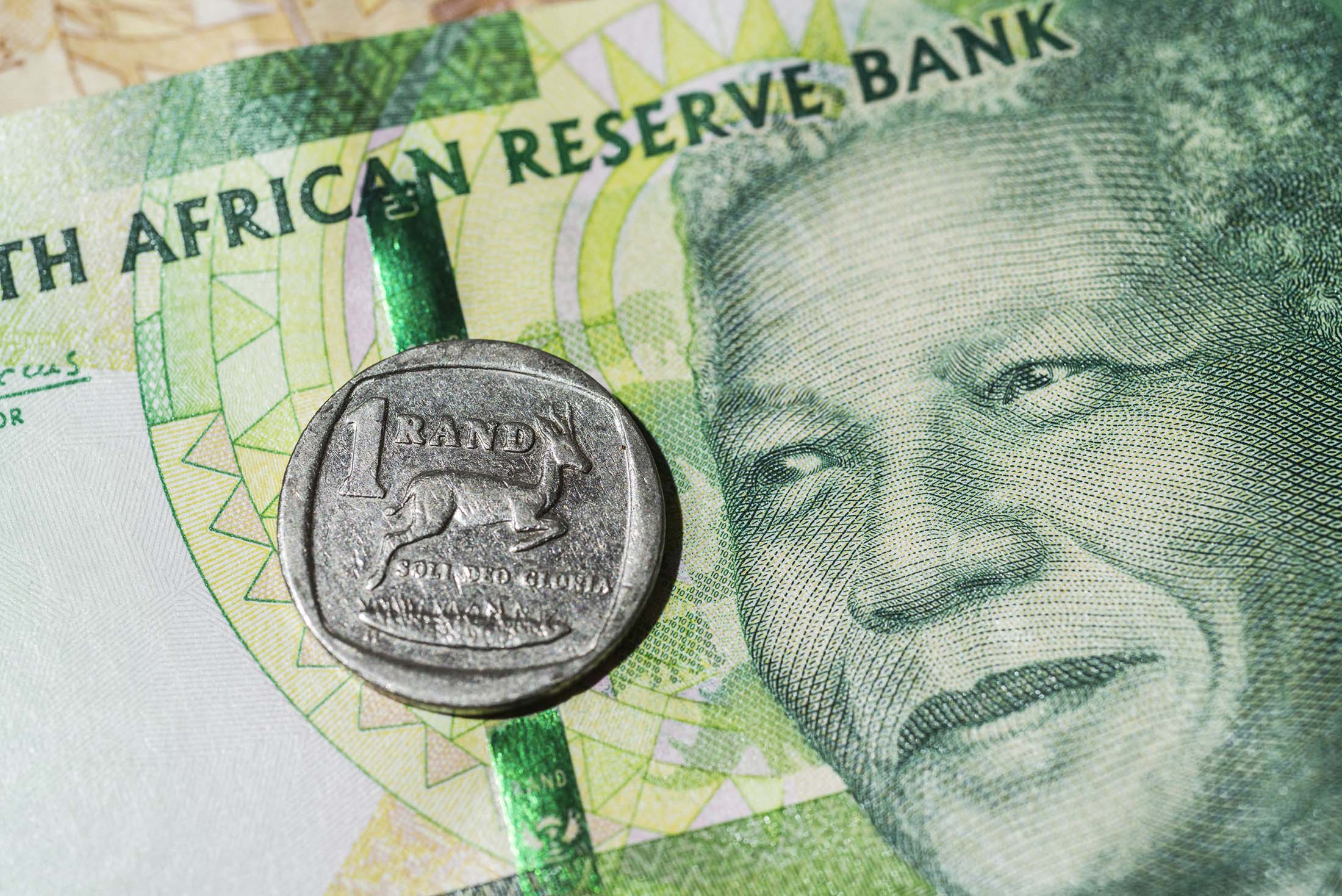 rand-bulls-snub-risks-as-ing-sees-south-african-currency-rising-bloomberg